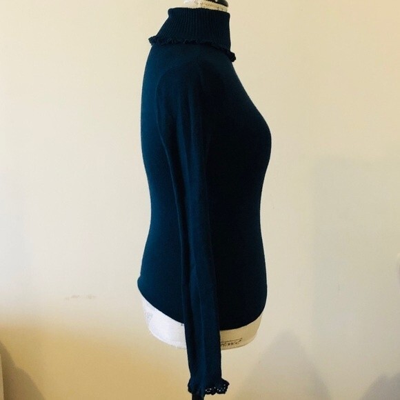 Dark Green Thin Sweater - Picture 5 of 9